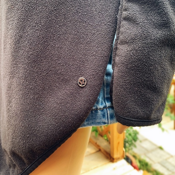 Lululemon Presence of Mind Wrap - Picture 8 of 13